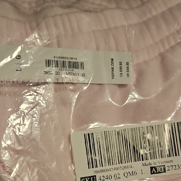 PINK Campus Fleece Capri Jogger Sweatpants. - Picture 4 of 4